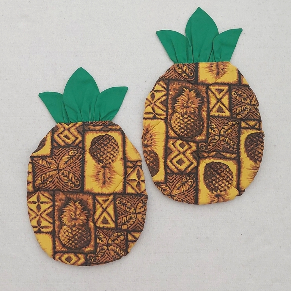 LANAKILA CRAFTS Hawaiian Pineapple Print Mitt Pot Holders - Picture 5 of 11